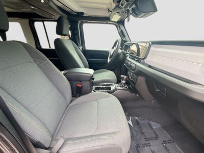 2024 Jeep Wrangler — photo 31 view