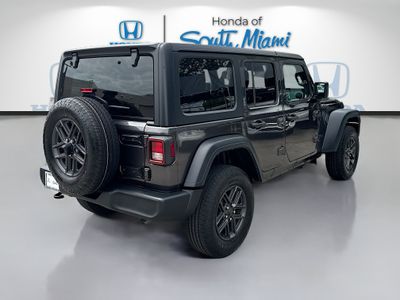 2024 Jeep Wrangler — photo 7 view
