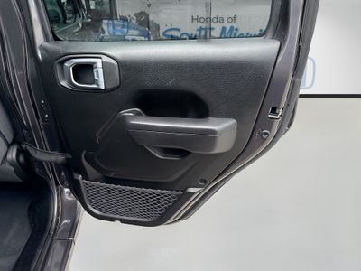 2024 Jeep Wrangler — photo 30 view