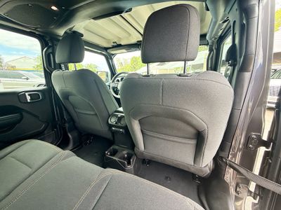 2024 Jeep Wrangler — photo 29 view