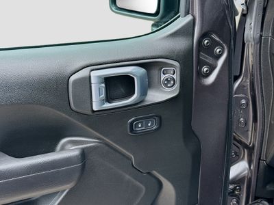 2024 Jeep Wrangler — photo 16 view