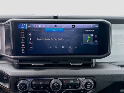 2024 Jeep Wrangler — photo 12 view