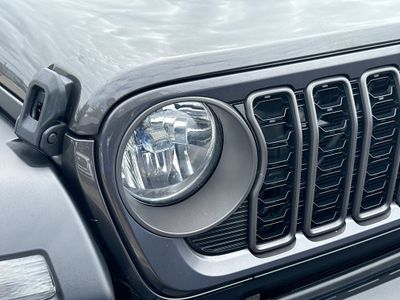 2024 Jeep Wrangler — photo 34 view