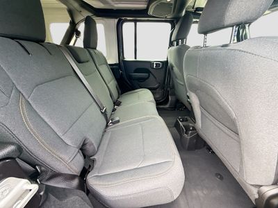 2024 Jeep Wrangler — photo 28 view