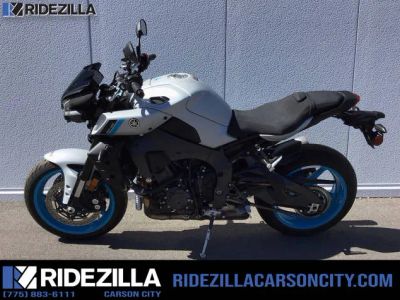 2025 Yamaha MT-10 — front three-quarter view