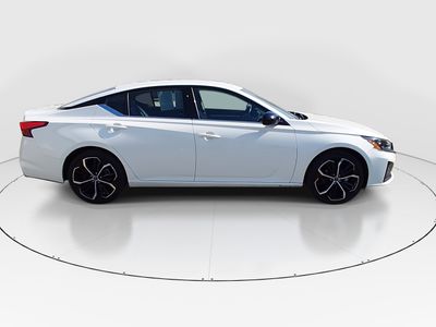2024 Nissan Altima — photo 8 view