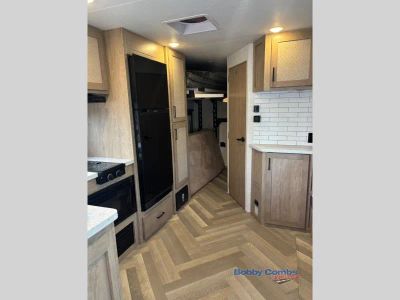 2024 Ember RV E-Series - Photo 13