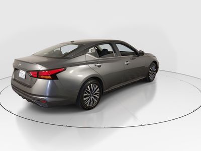 2025 Nissan Altima — photo 7 view