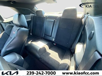 2015 Dodge Challenger — photo 16 view