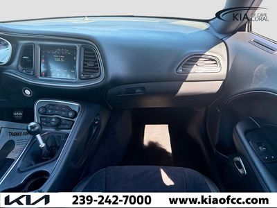 2015 Dodge Challenger — photo 14 view