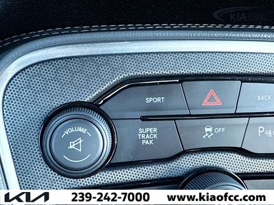 2015 Dodge Challenger — photo 25 view