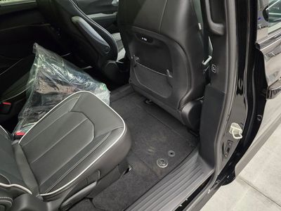 2026 Chrysler Pacifica — photo 30 view