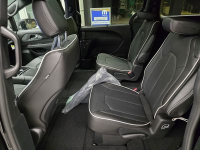 2026 Chrysler Pacifica — photo 27 view