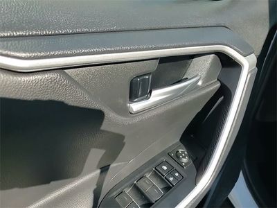 2025 Toyota RAV4 Hybrid - Photo 11