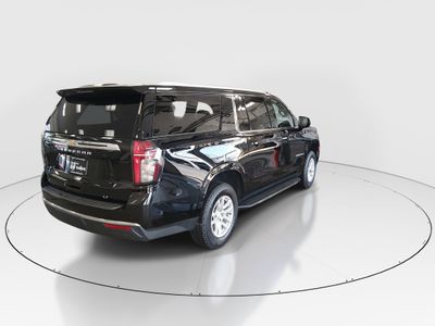 2023 Chevrolet Suburban - Photo 7