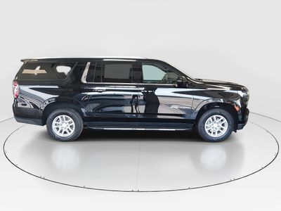 2023 Chevrolet Suburban - Photo 8
