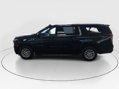 2023 Chevrolet Suburban - Photo 4