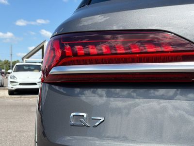 2021 Audi Q7 — photo 10 view
