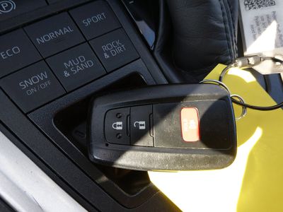 2024 Toyota RAV4 - Photo 15