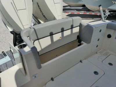 2023 Scout 305 LXF — photo 20 view