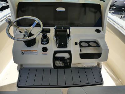 2023 Scout 305 LXF — photo 9 view