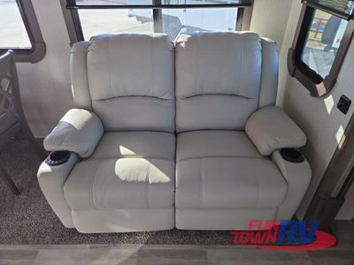 2020 Heartland Bighorn — photo 24 view