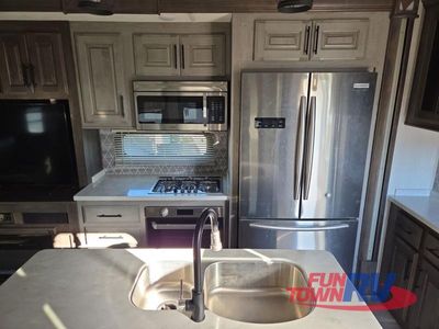 2020 Heartland Bighorn — photo 16 view