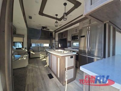 2020 Heartland Bighorn — photo 15 view