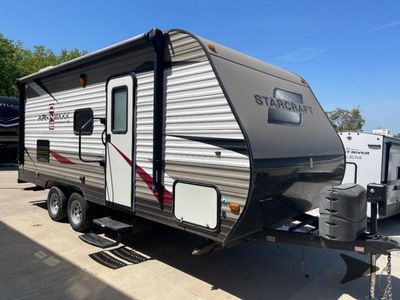 2017 Starcraft AR-ONE MAXX SERIES — front three-quarter view