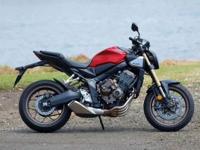 2026 Honda® CB650R E-Clutch — front three-quarter view