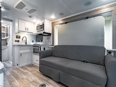 2025 Gulf Stream BTouring Cruiser - Photo 10