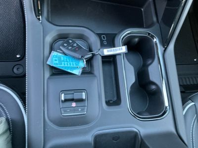 2026 GMC Sierra 2500HD — photo 13 view