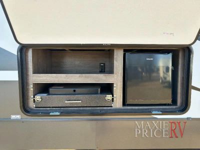 2022 Forest River Rockwood Ultra Lite - Photo 9