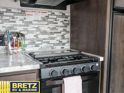 2020 Dutchmen RV Aspen Trail — photo 14 view