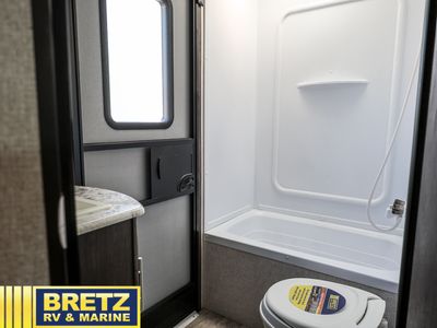 2020 Dutchmen RV Aspen Trail — photo 9 view