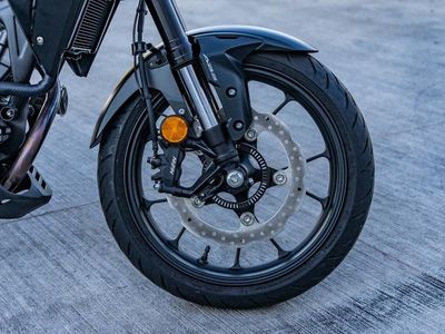2026 Honda CB300R - Photo 6
