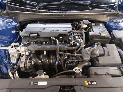 2024 Hyundai Elantra — photo 9 view
