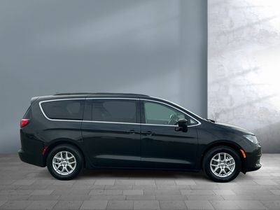 2021 Chrysler Voyager — photo 7 view