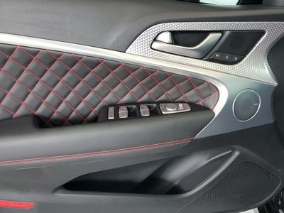 2023 Genesis G70 — photo 14 view