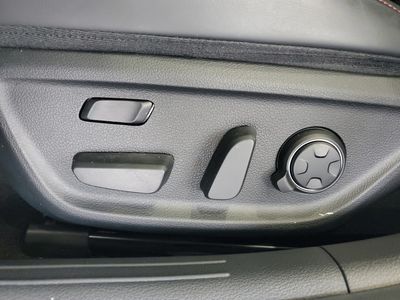 2023 Genesis G70 — photo 19 view