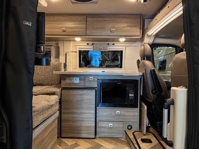 2026 Winnebago TRAVATO - Photo 6