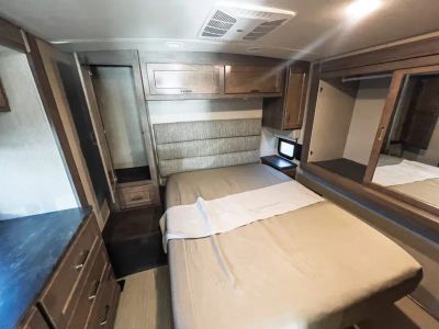 2021 Winnebago ADVENTURER — photo 16 view