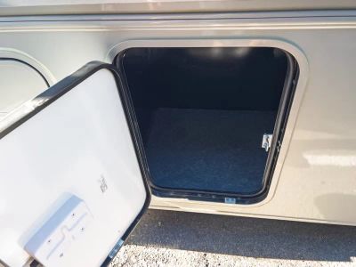 2021 Winnebago ADVENTURER — photo 28 view