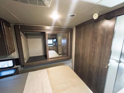2021 Winnebago ADVENTURER — photo 17 view
