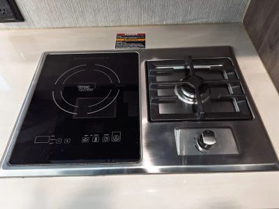 2021 Winnebago ADVENTURER — photo 12 view
