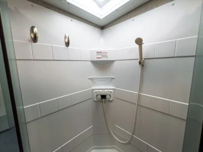 2021 Winnebago ADVENTURER — photo 15 view