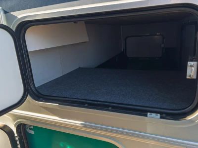 2021 Winnebago ADVENTURER — photo 32 view