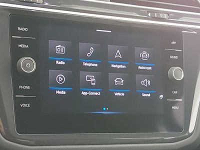 2024 Volkswagen Tiguan — photo 18 view