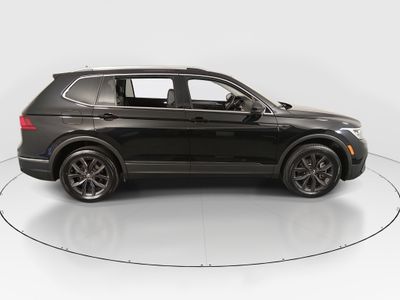 2024 Volkswagen Tiguan — photo 8 view