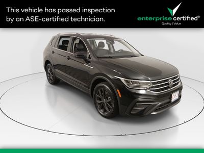 2024 Volkswagen Tiguan 2.0T SE 4MOTION — front three-quarter view